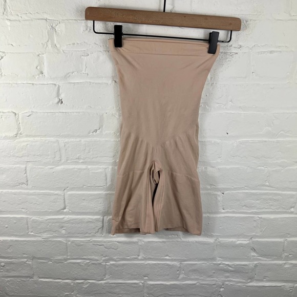 Spanx Women's Shapewear Thinstincts High Waisted Mid Thigh Shaping Short Size M - Picture 2 of 5